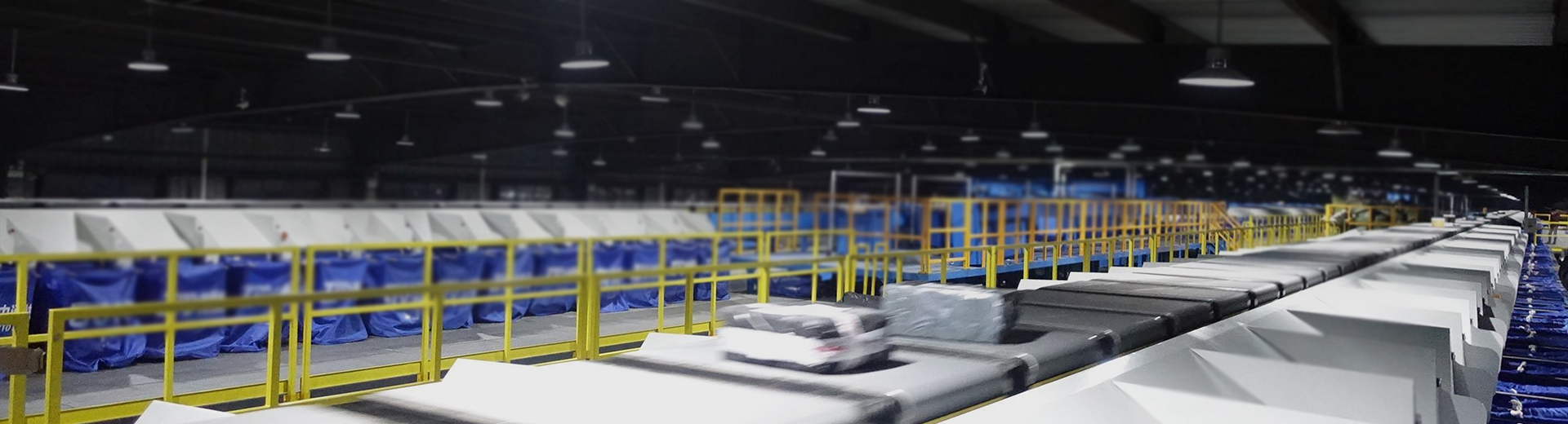 Logistics cross belt sorting car with servo roller